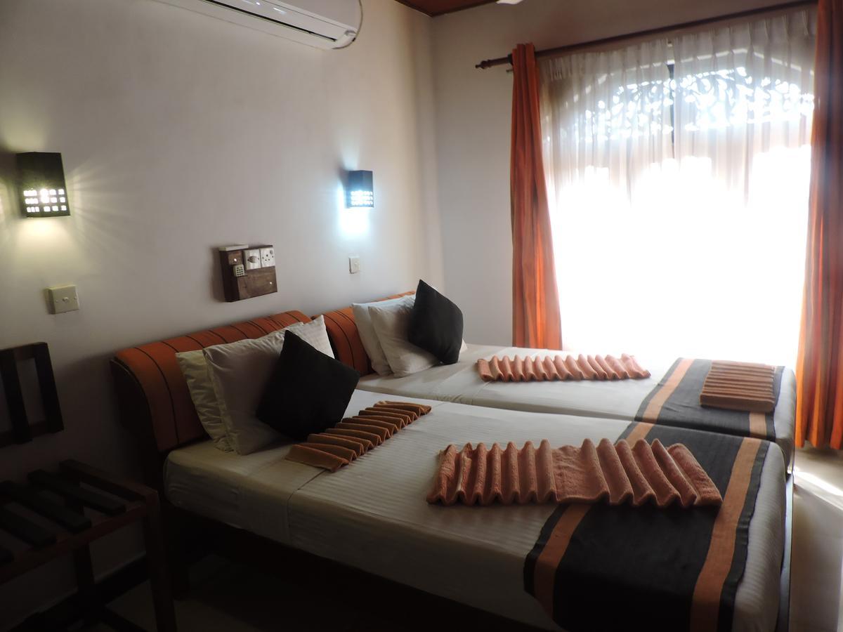 Samaya Beach Hotel Unawatuna Kültér fotó