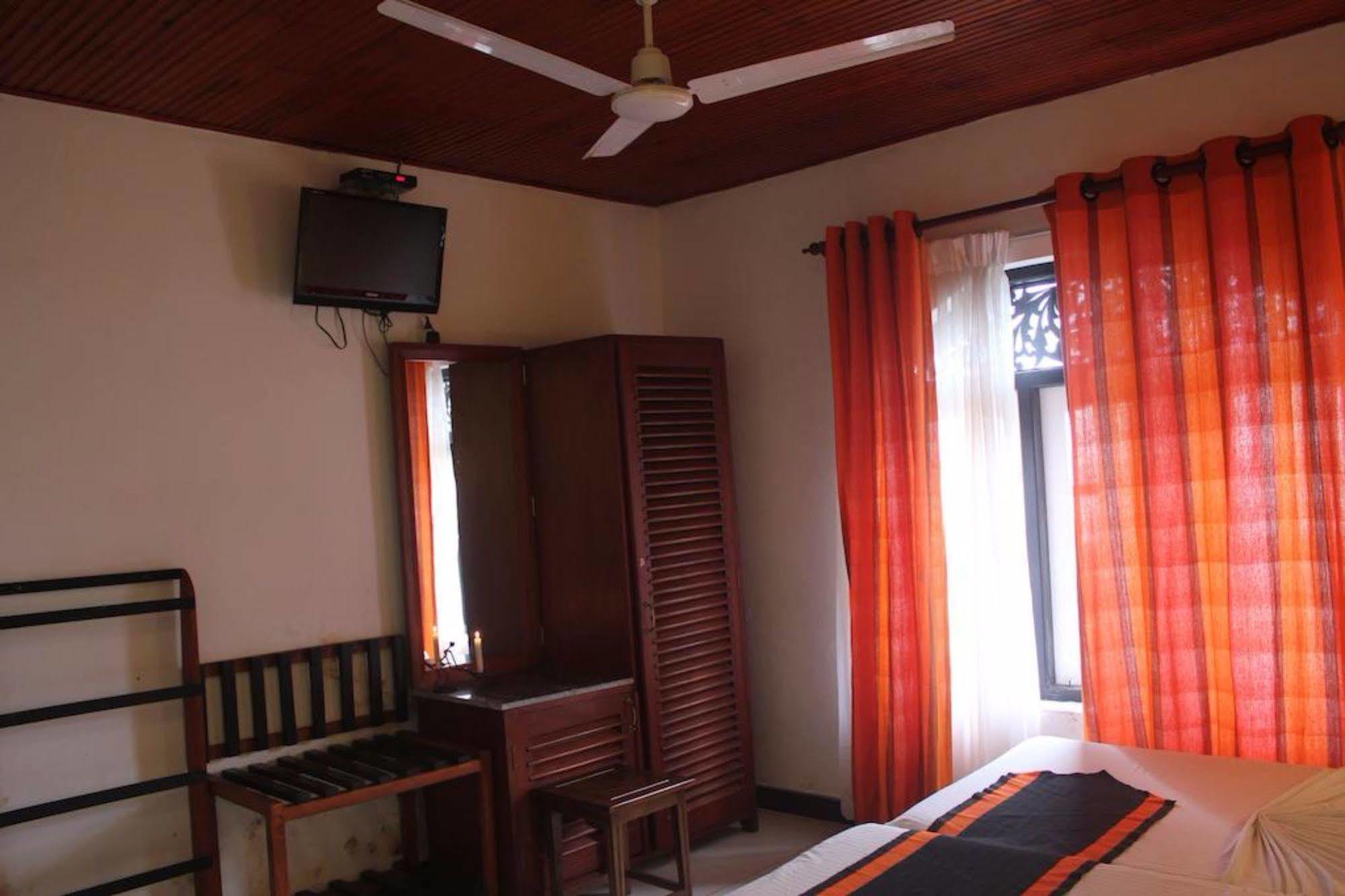 Samaya Beach Hotel Unawatuna Kültér fotó